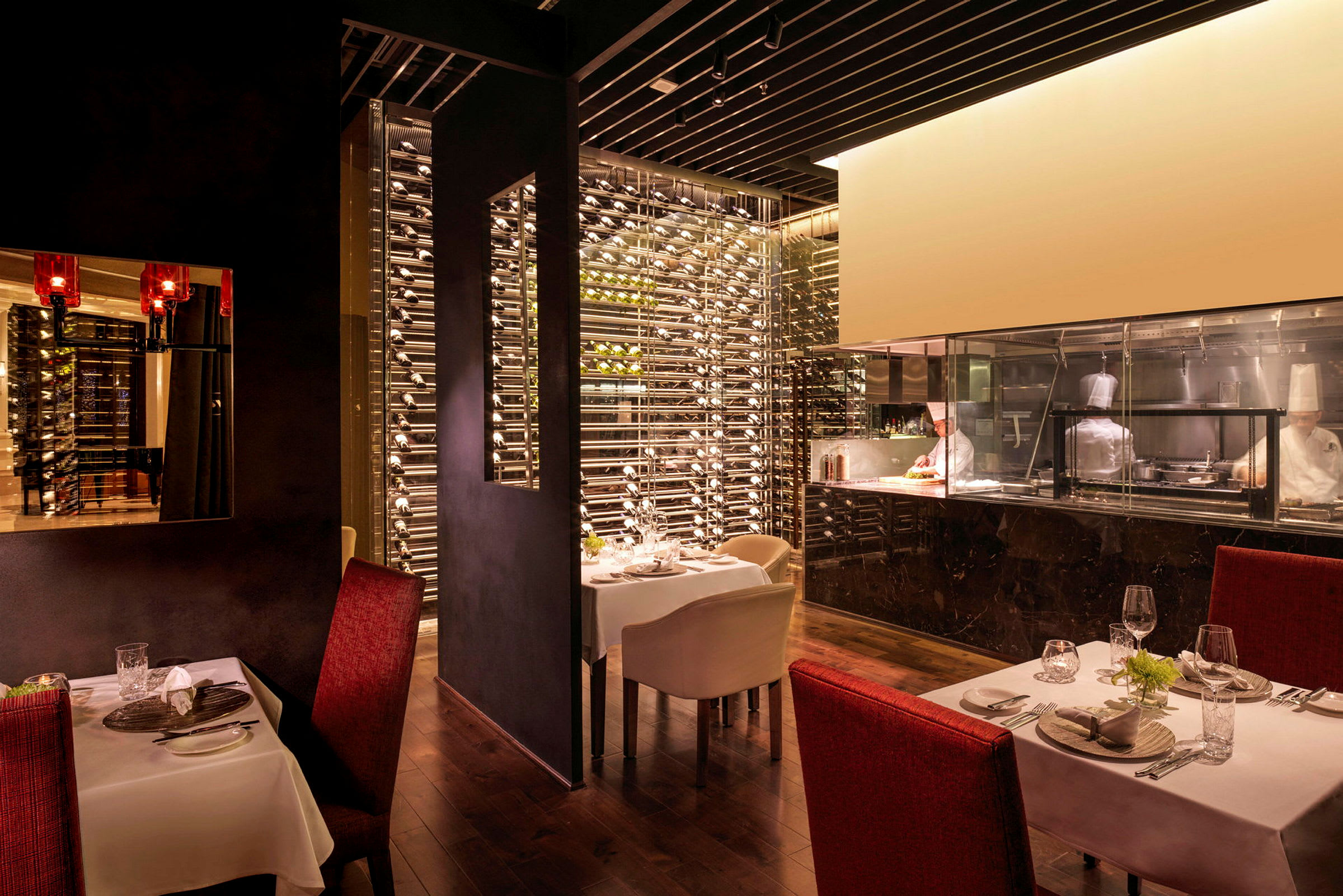 A la carte-restaurant med grillretter