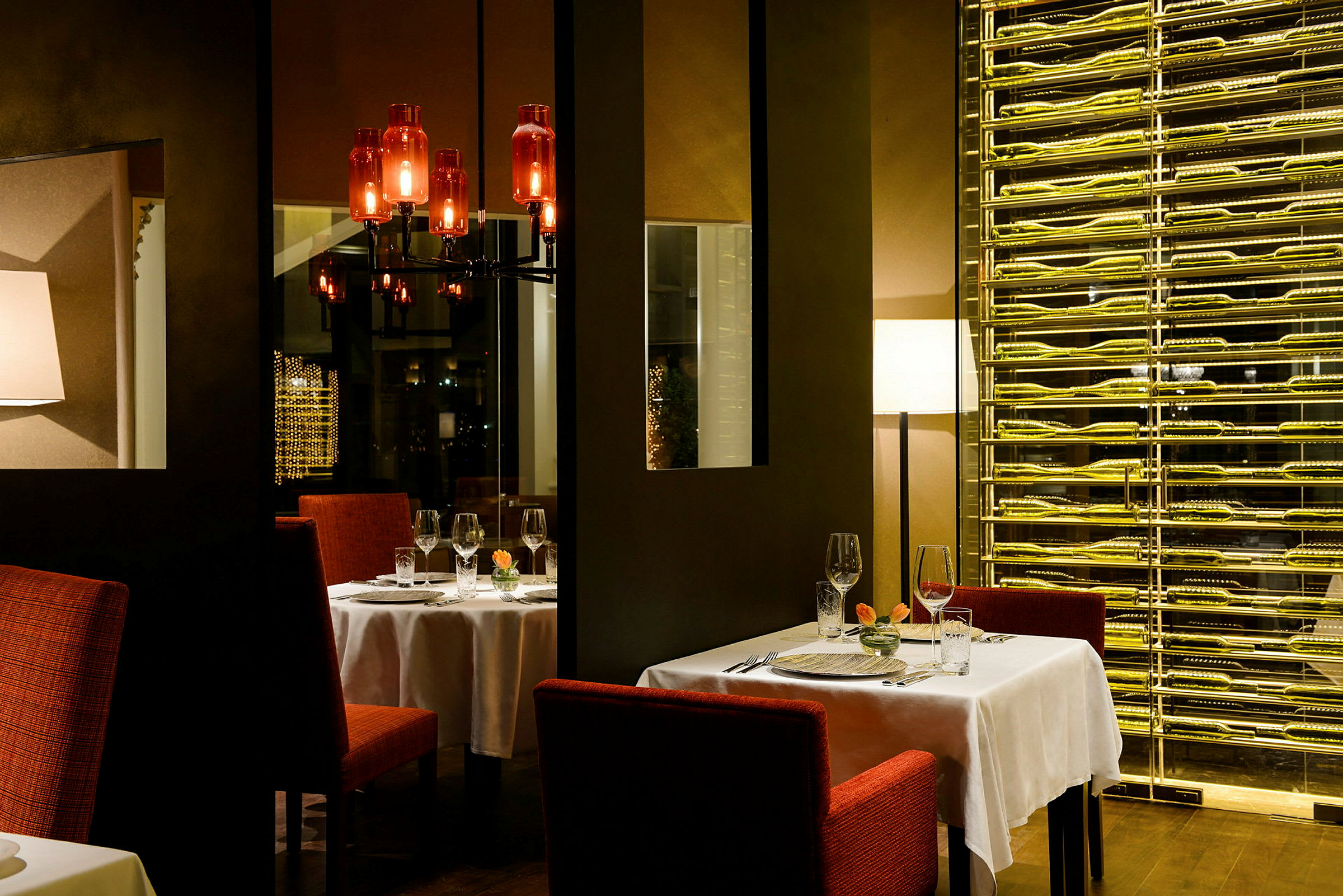 A la carte-restaurant med grillretter