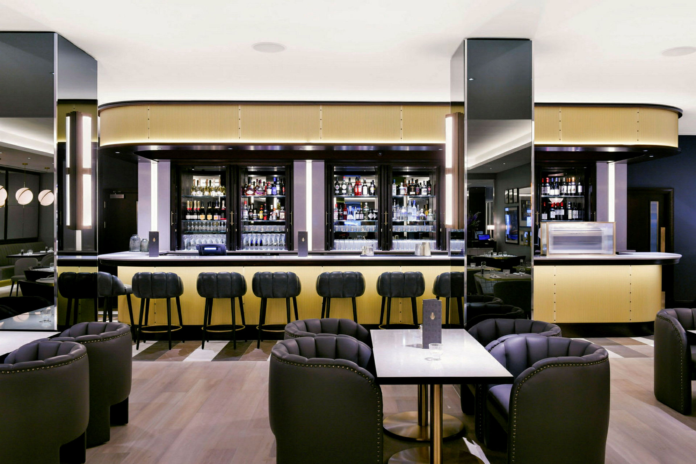 A la carte-restaurant og bar