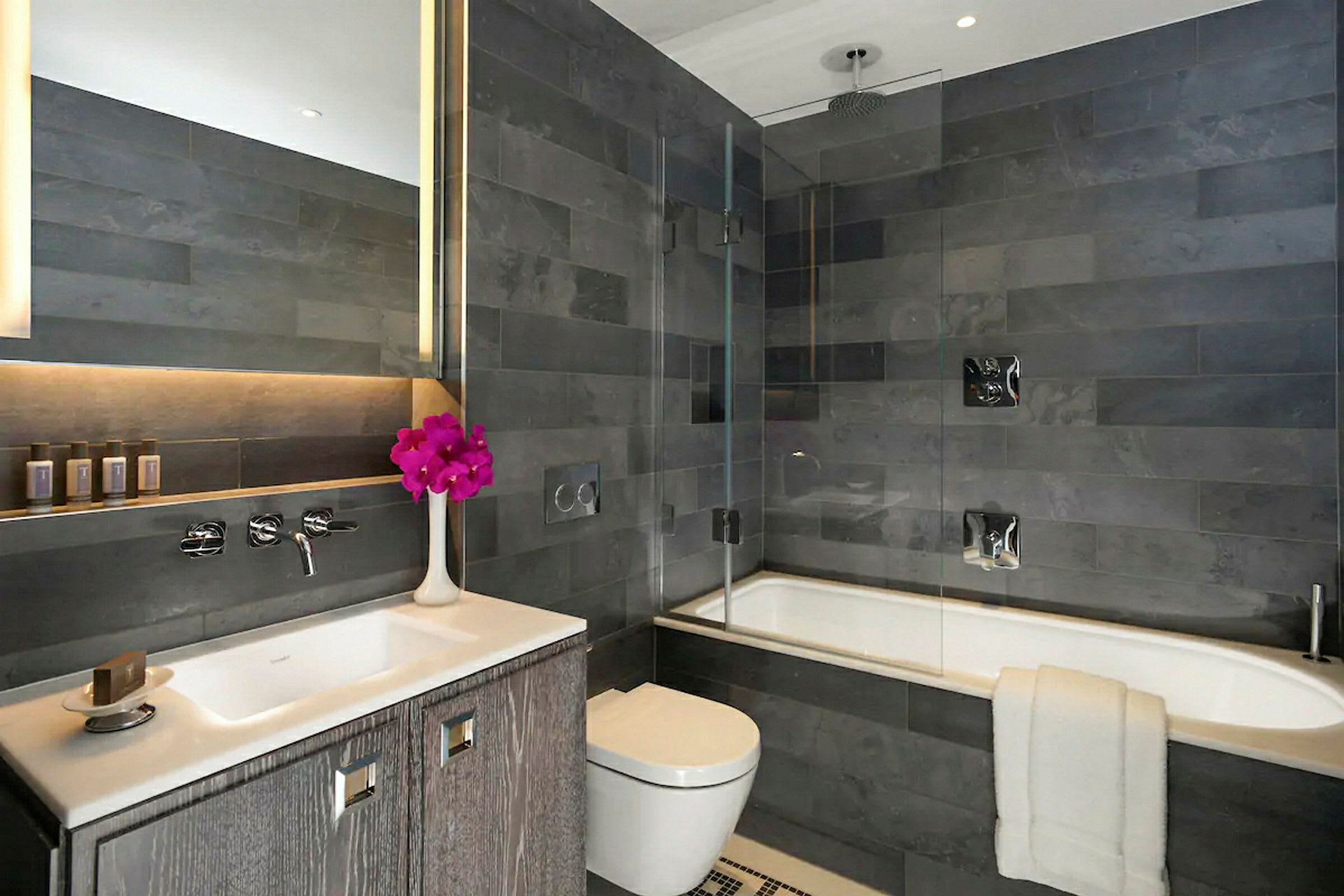 Badeværelset i Deluxe Double