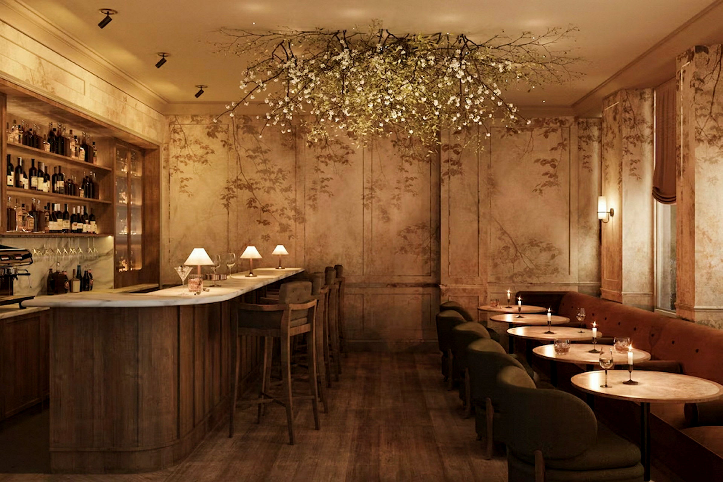En elegant bar med varme farver, dekoreret med træelementer og en blomstrende loftkrone. (AI-genereret tekst)