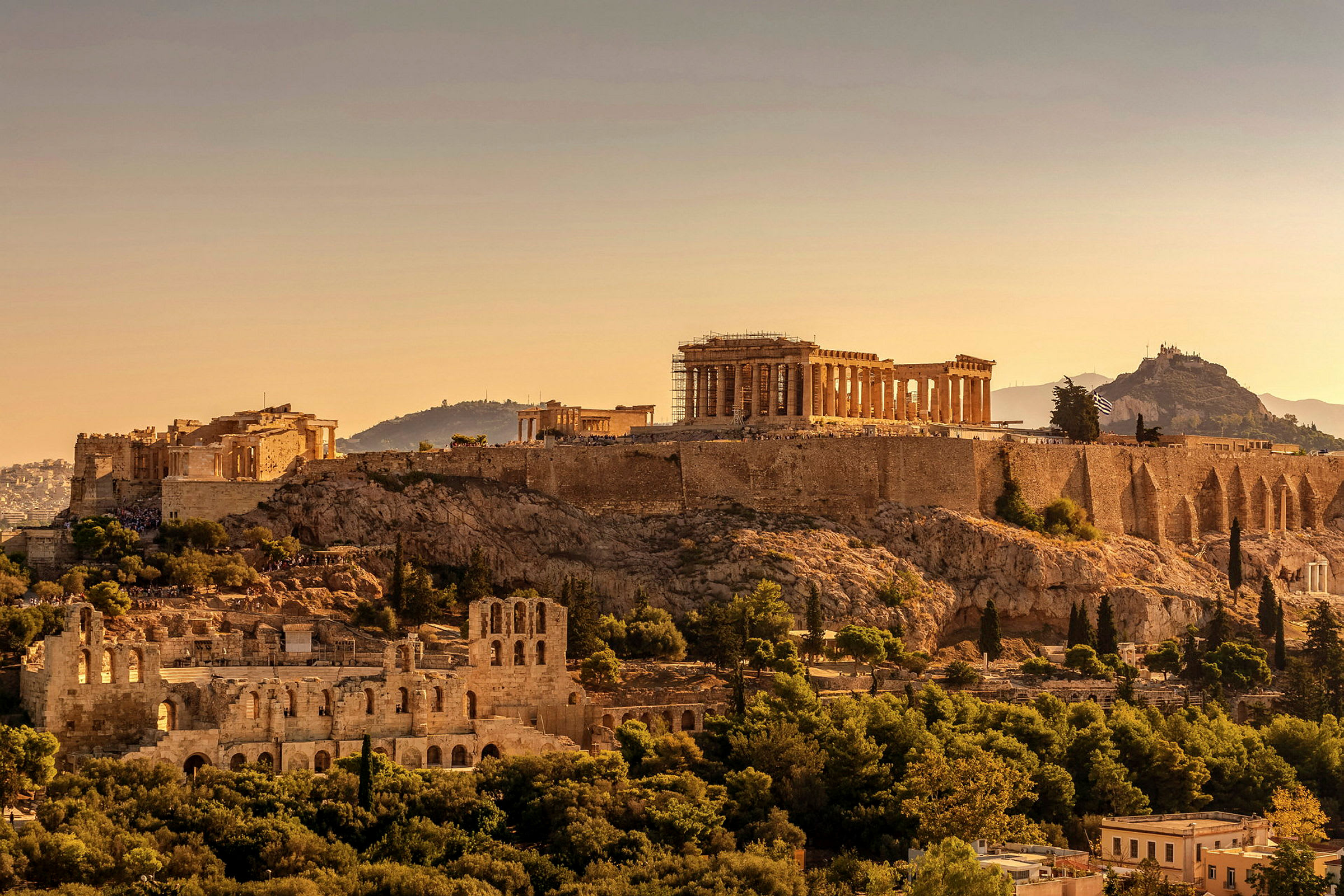 Et billede af Akropolis i Athen med Parthenon synligt i forgrunden. (AI-genereret tekst)