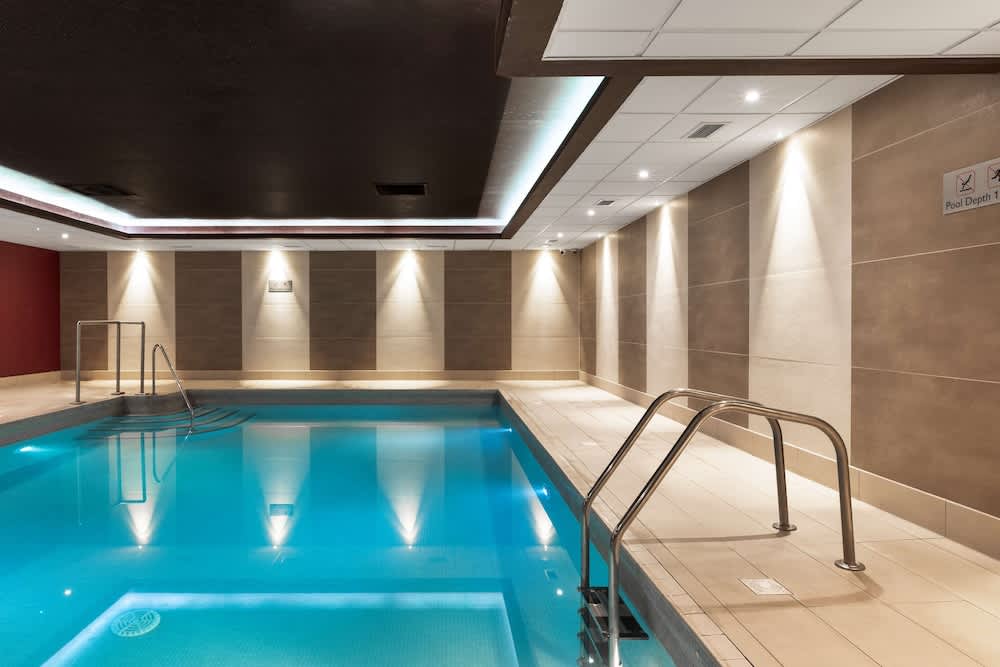 Indendørs pool