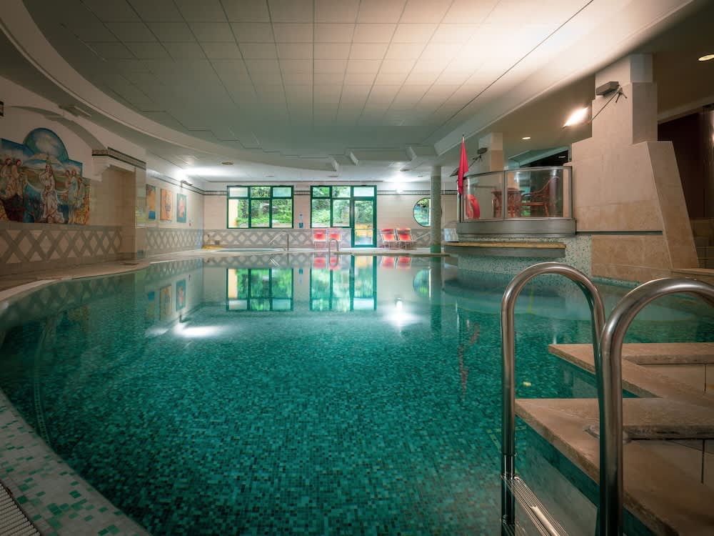 Indendørs pool