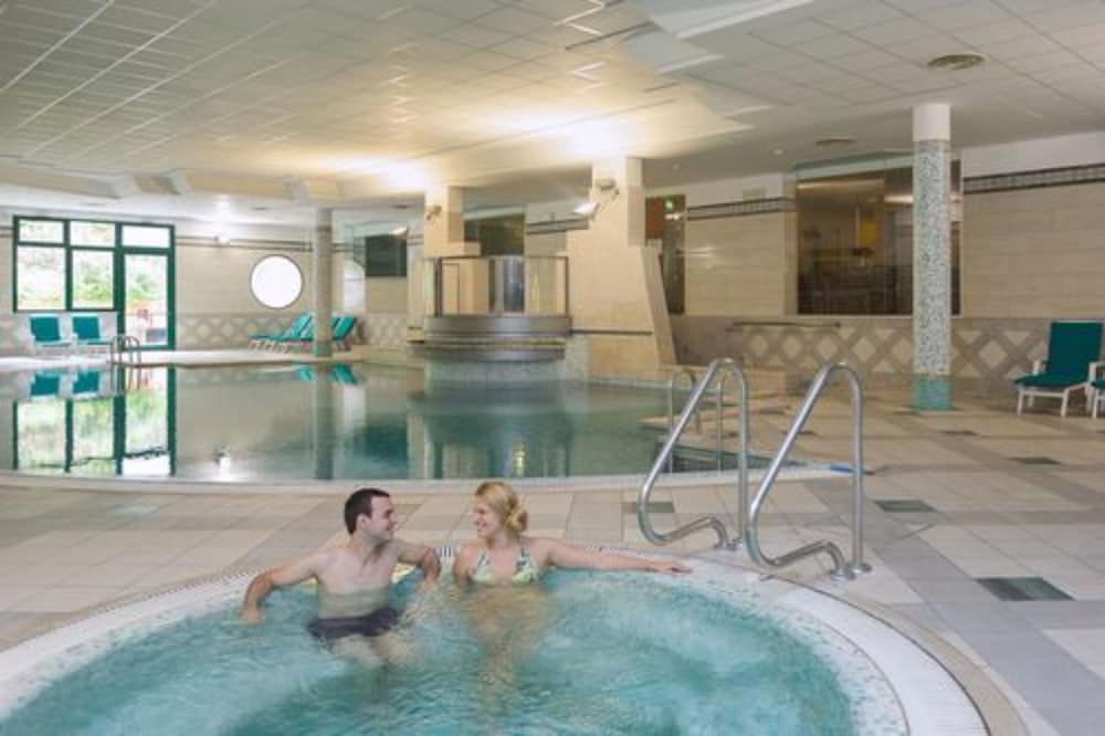 Indendørs pool
