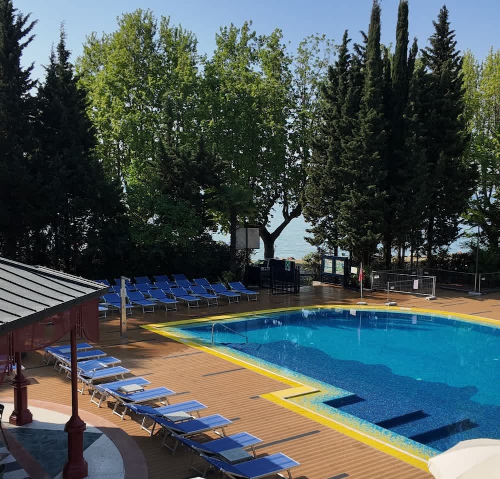 Udendørs pool