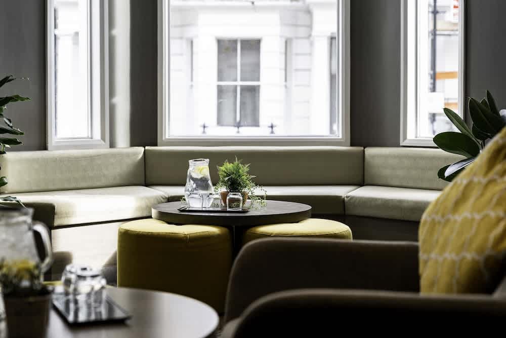 Siddeområde i lobbyen