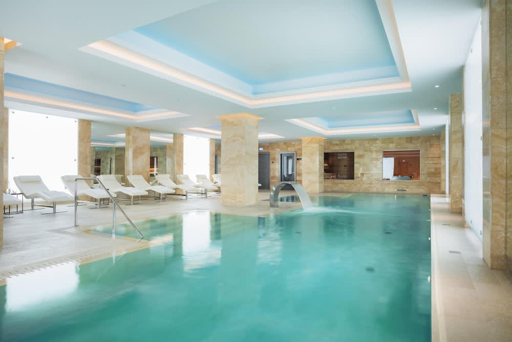 Indendørs pool