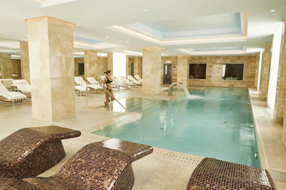 Indendørs pool