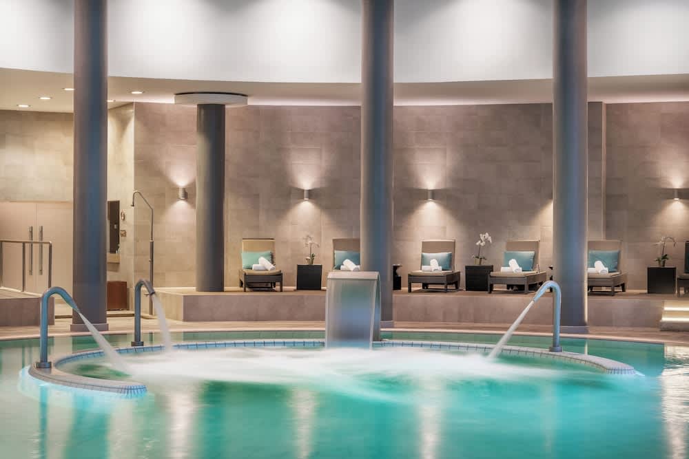 Indendørs pool