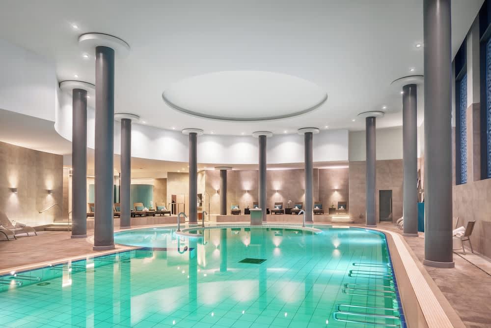 Indendørs pool