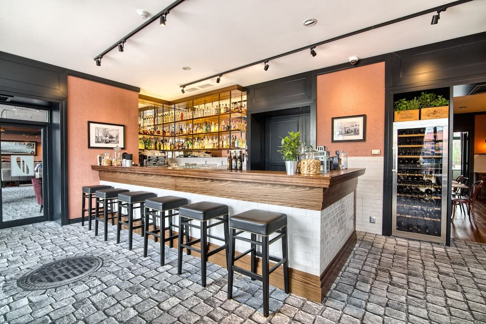 Bar (på overnatningsstedet)