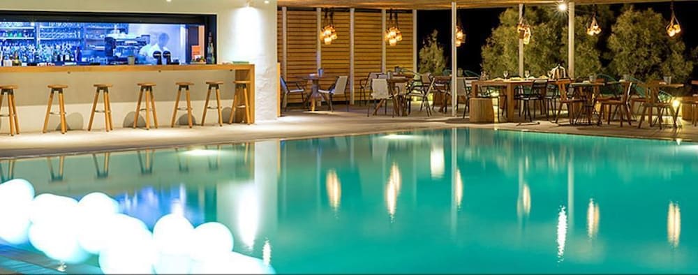 Bar ved poolen