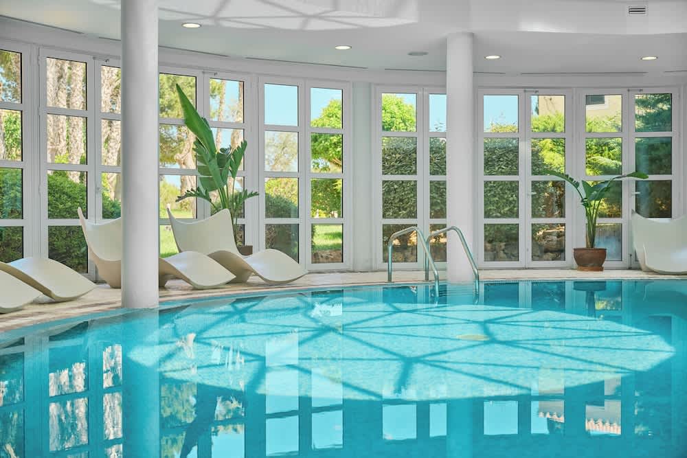Indendørs pool