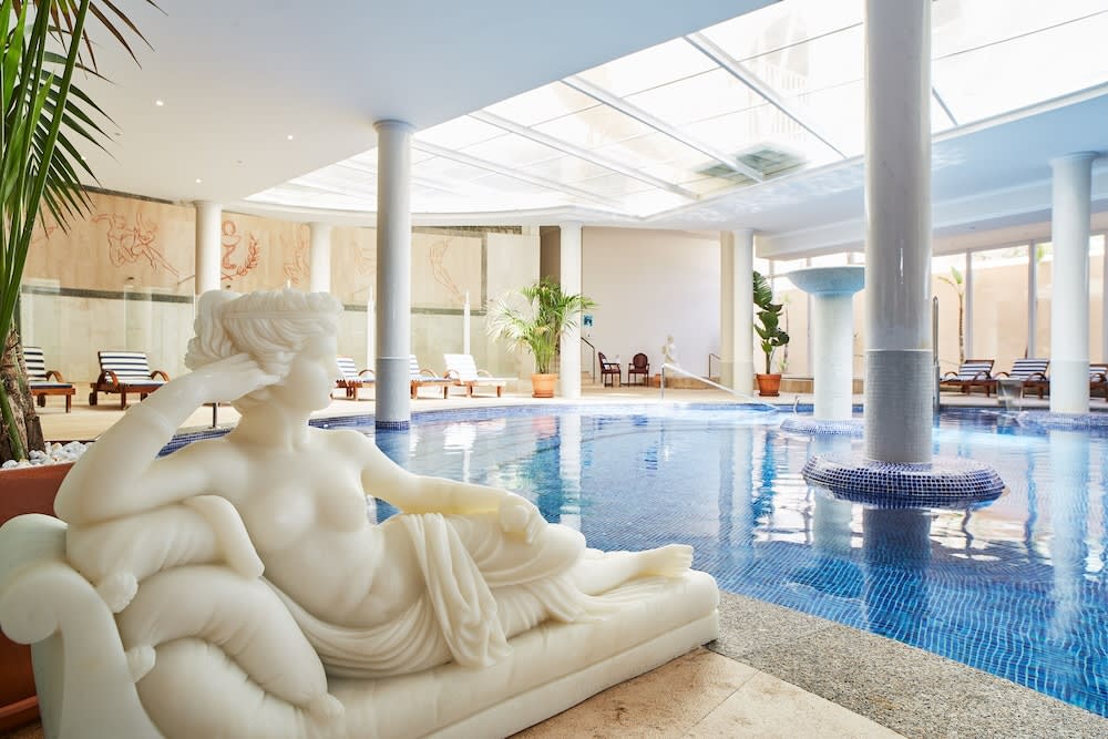 Indendørs pool