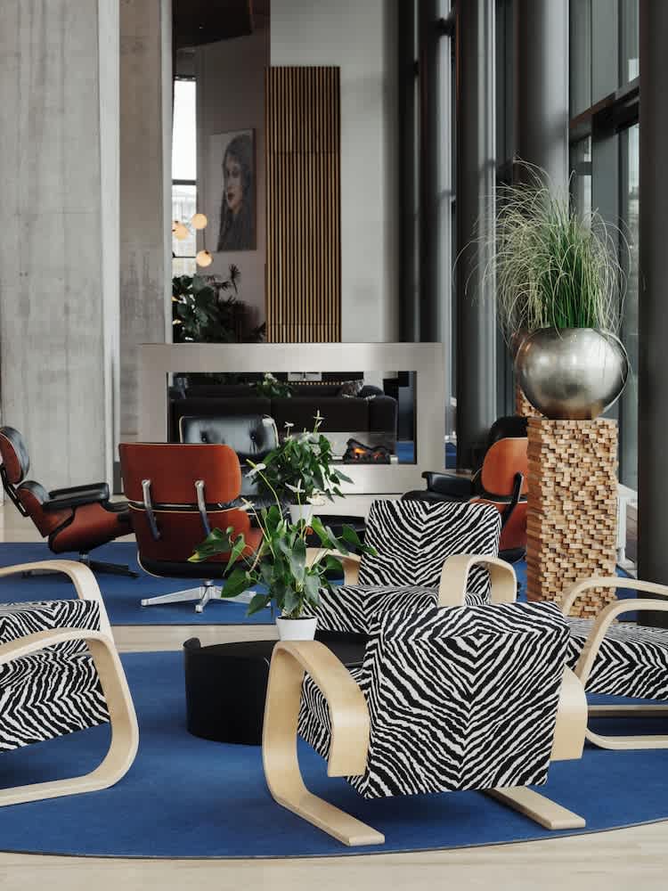Siddeområde i lobbyen