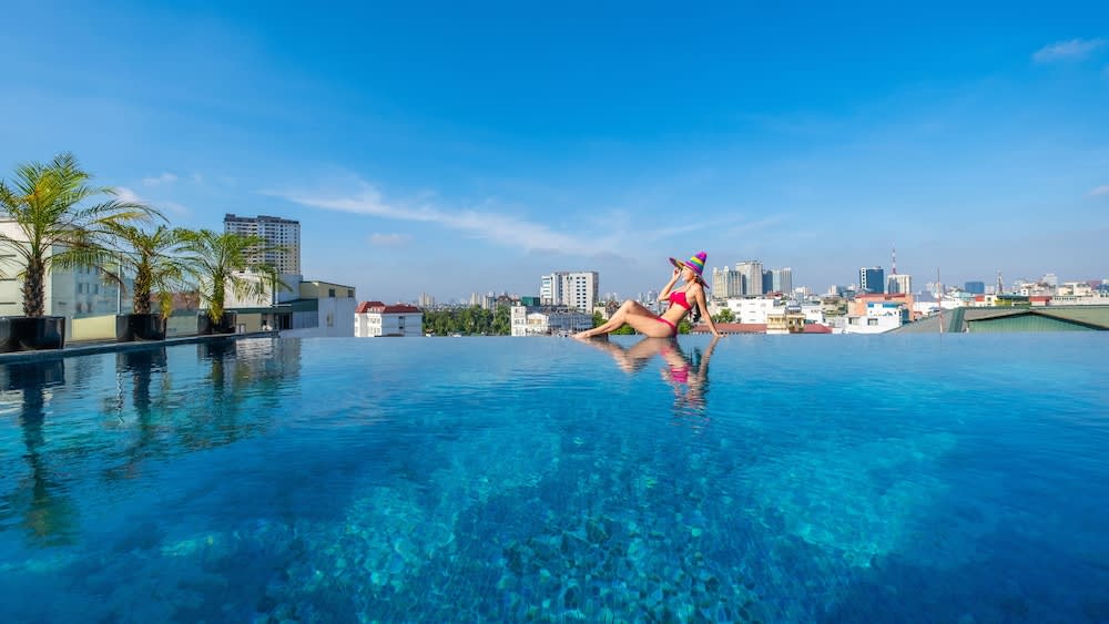 Infinity-pool