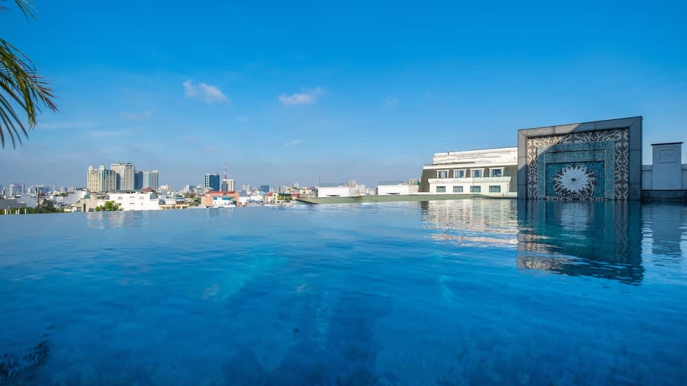 Infinity-pool