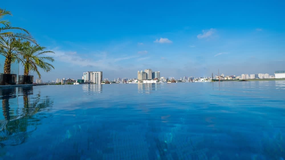 Infinity-pool