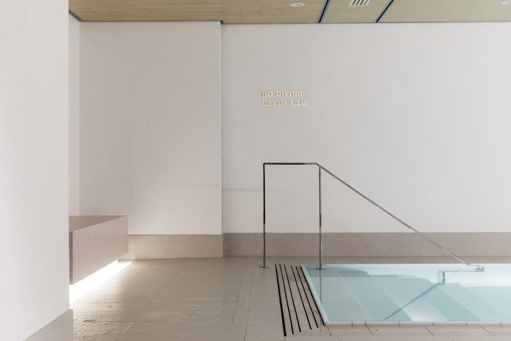 Indendørs pool