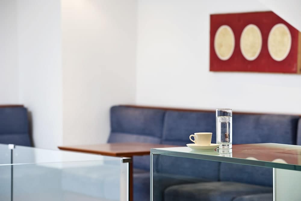 Siddeområde i lobbyen