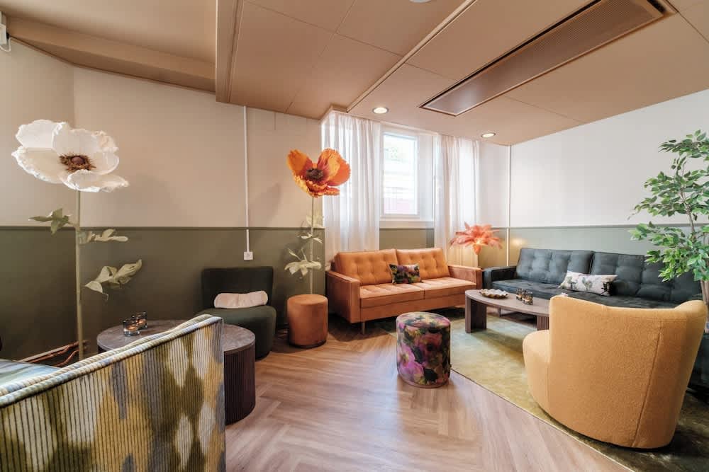 Siddeområde i lobbyen
