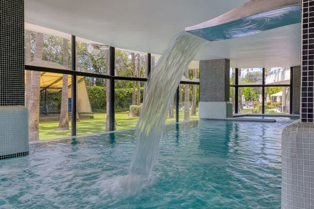 Indendørs pool