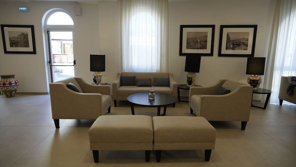 Siddeområde i lobbyen