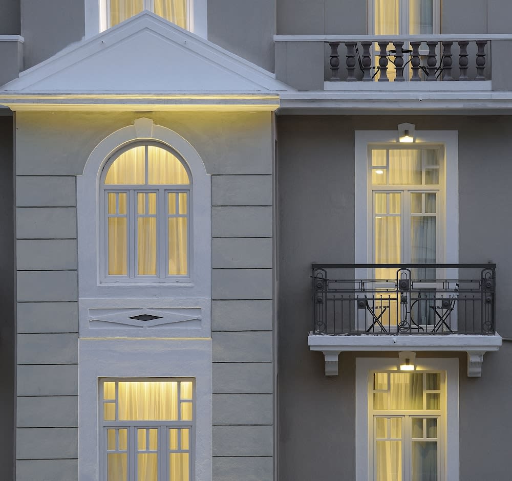 Overnatningsstedets facade – aften/nat