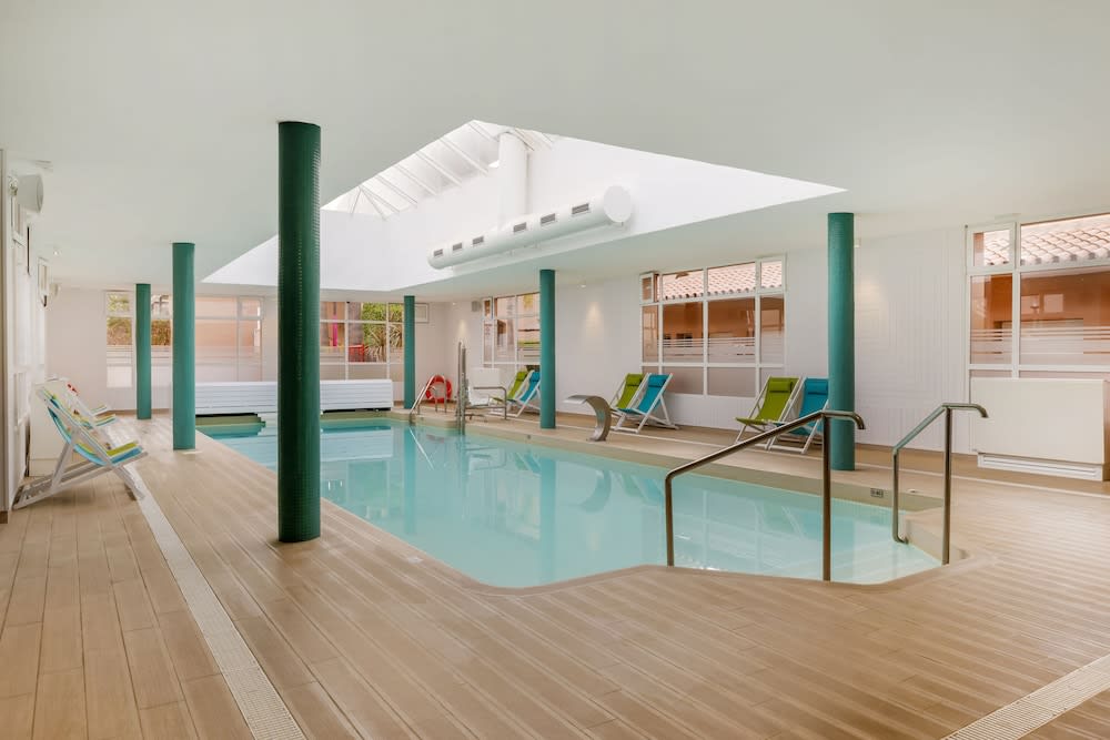 Indendørs pool