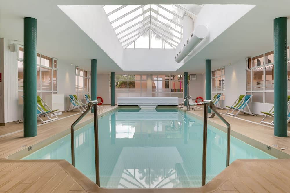 Indendørs pool