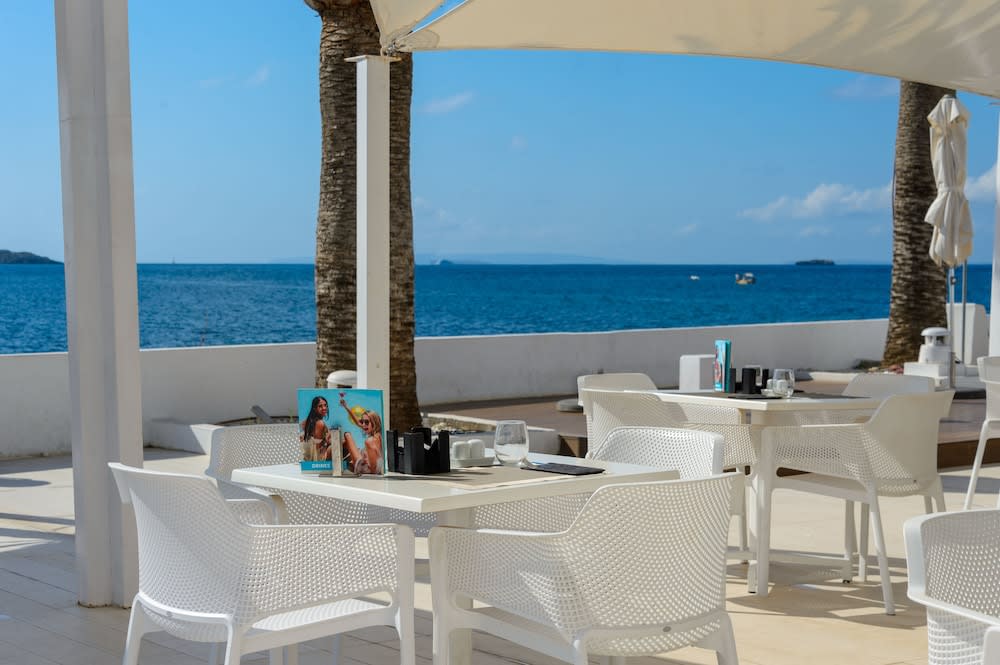 Poolbar