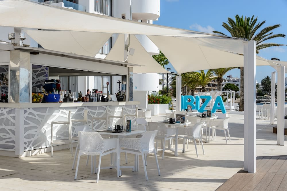 Poolbar
