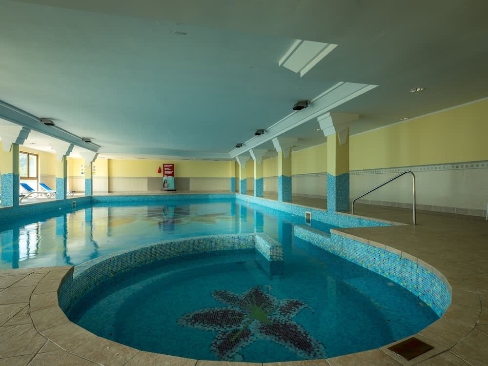 Indendørs pool