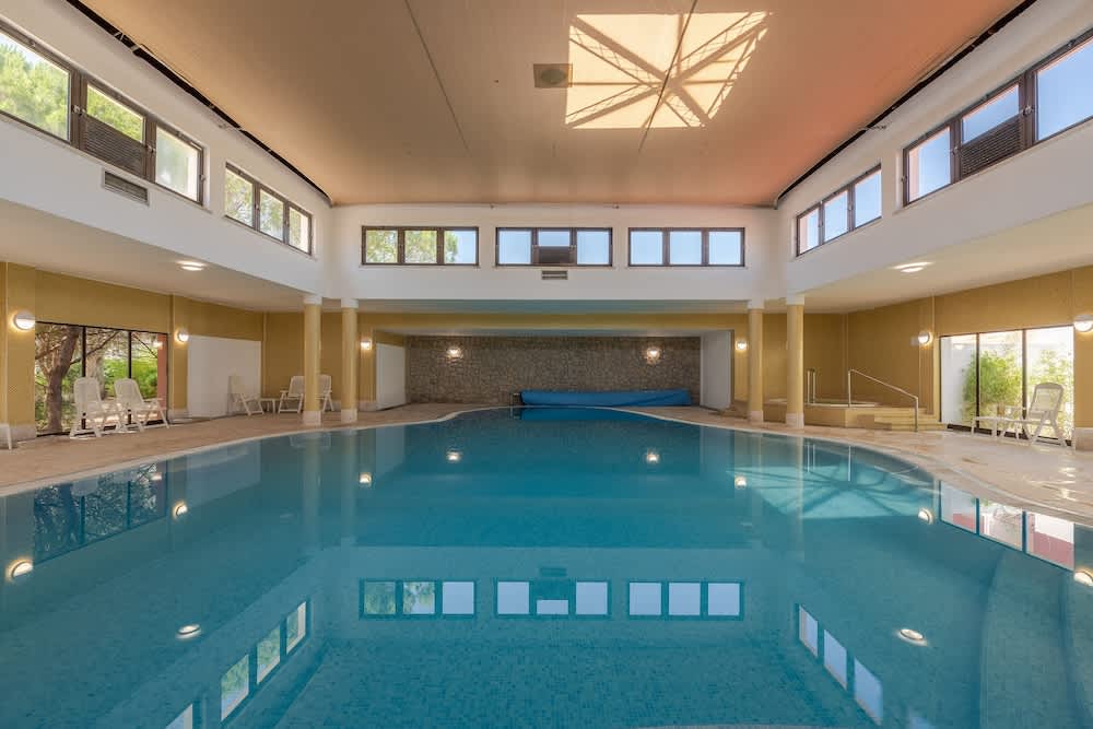 Indendørs pool