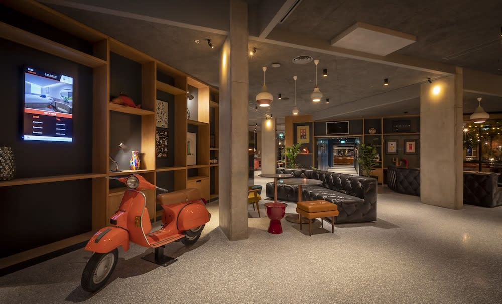 Siddeområde i lobbyen