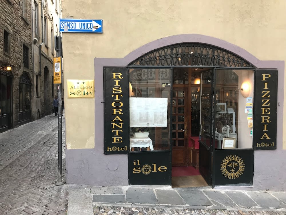 Overnatningsstedets indgangsparti