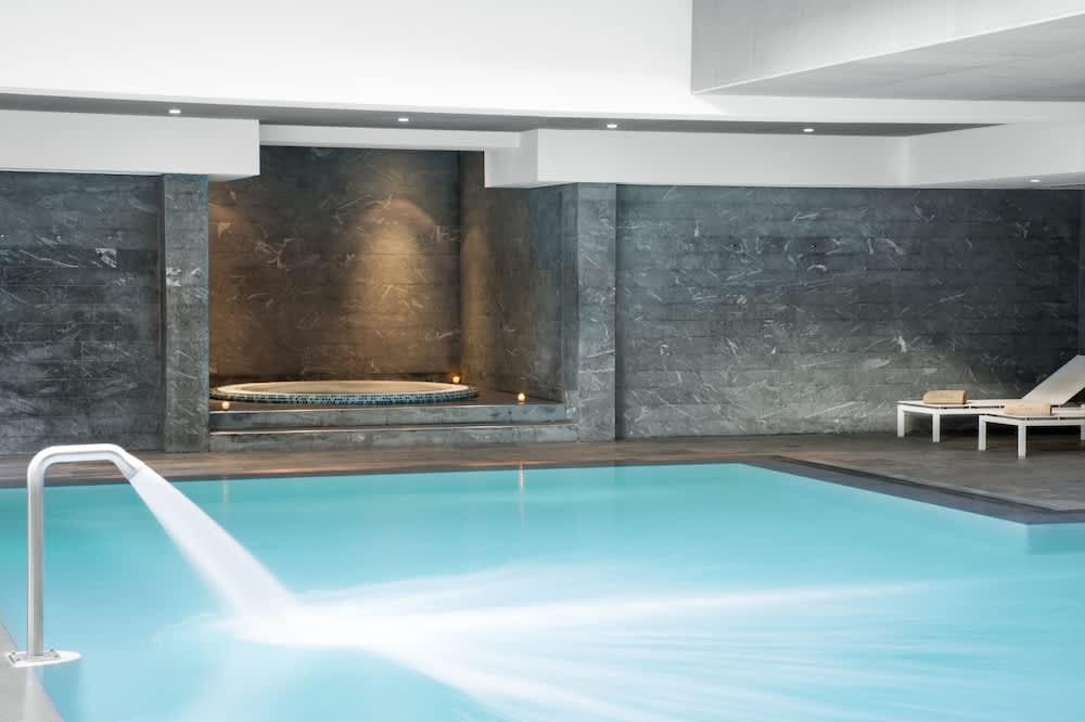 Indendørs pool