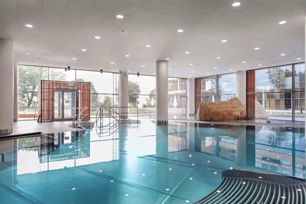 Indendørs pool