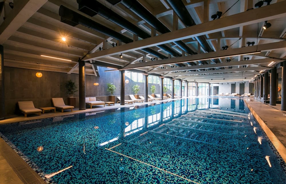 Indendørs pool