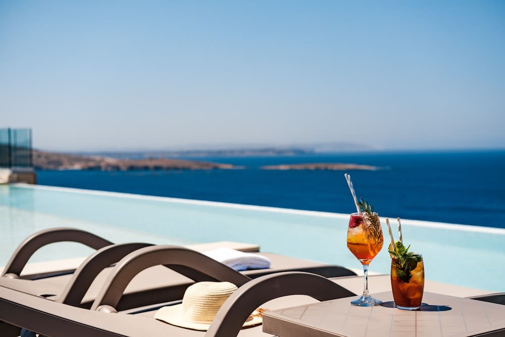Infinity-pool