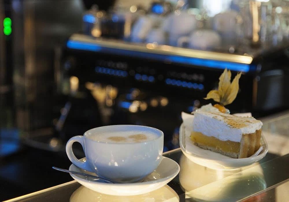 Kaffe og/eller kaffemaskine