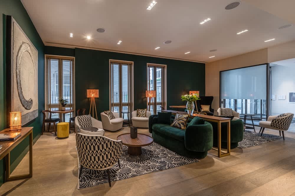 Siddeområde i lobbyen