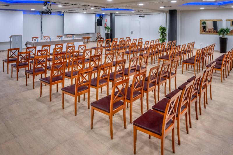 Konferencer