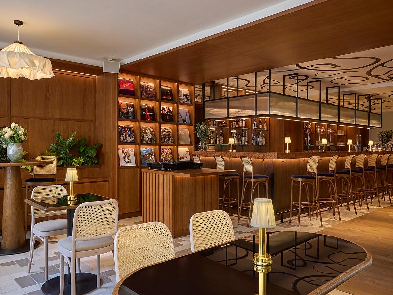 Bar