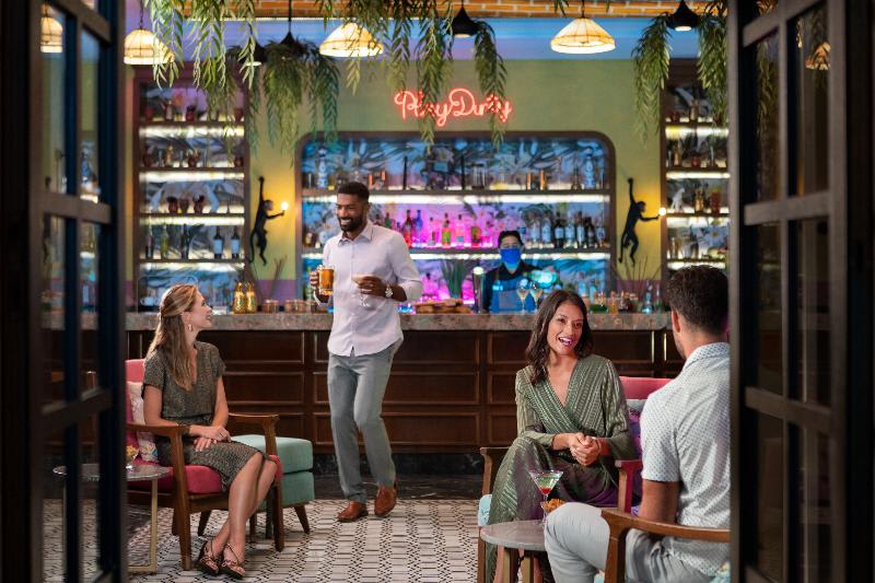 Bar