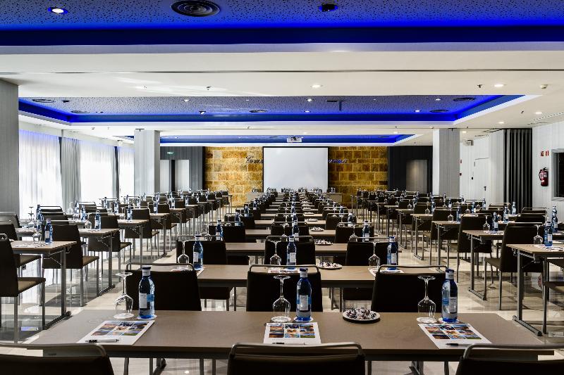 Konferencer
