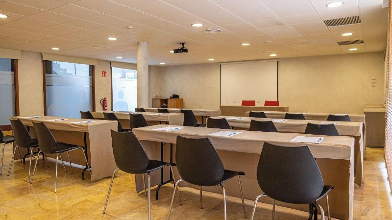 Konferencer