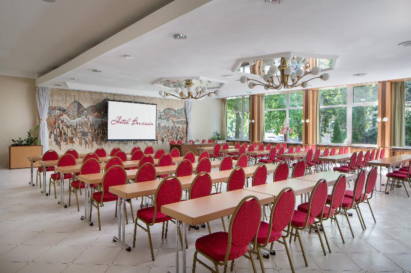 Konferencer