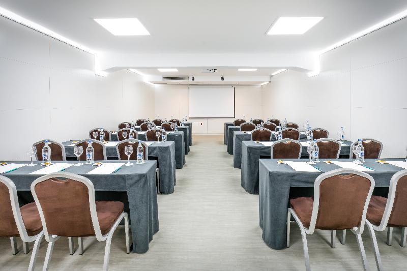 Konferencer